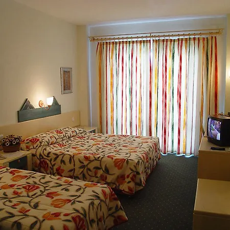 Tropical Szálloda 4*