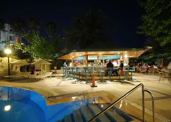 Tropical ホテル 4*