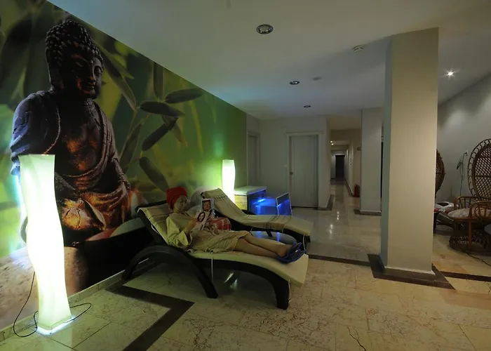 Tropical 4* マルマリス