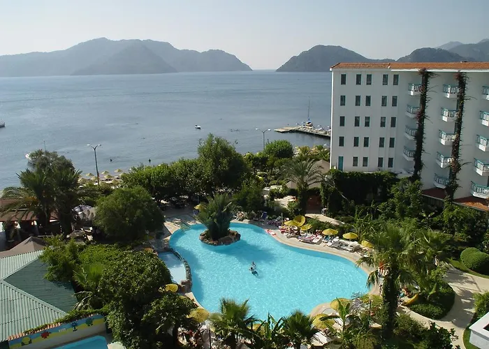 Tropical ホテル 4*