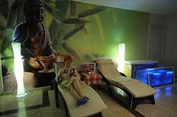 Tropical ホテル 4*