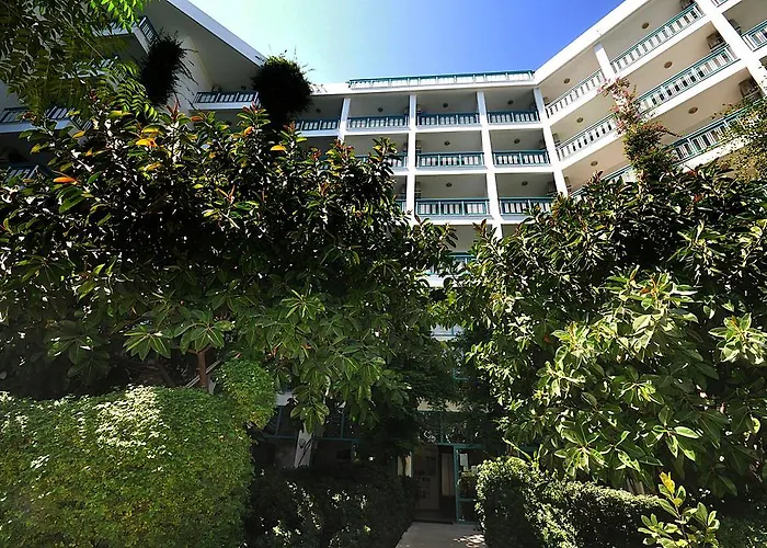 Tropical ホテル マルマリス